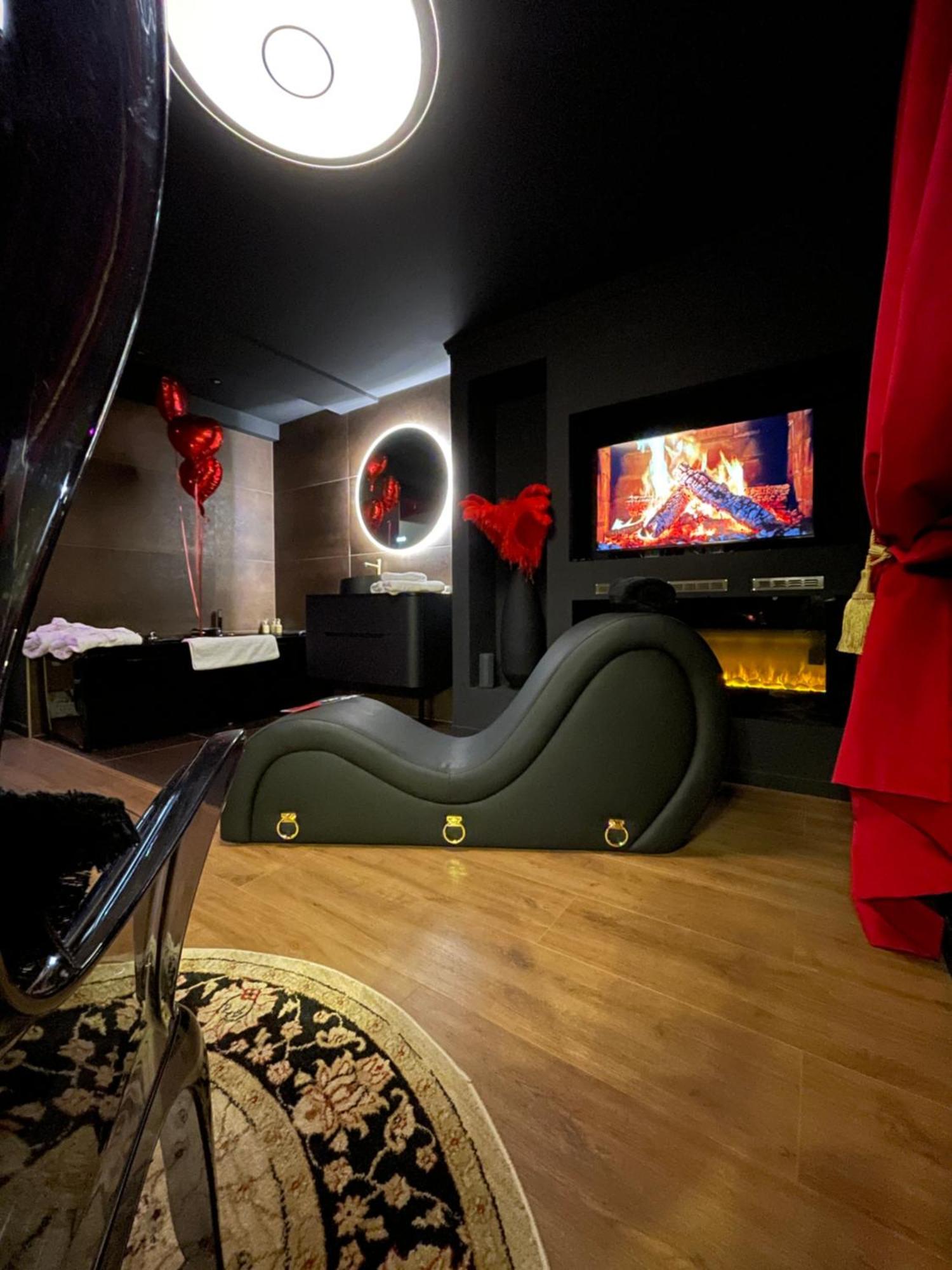 Love Room Casa Amore พุราเดส์ ภายนอก รูปภาพ